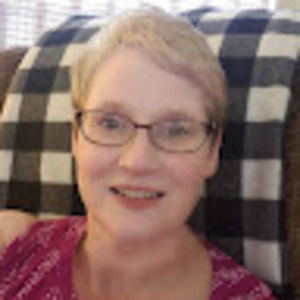 Meet your Posher, Lora